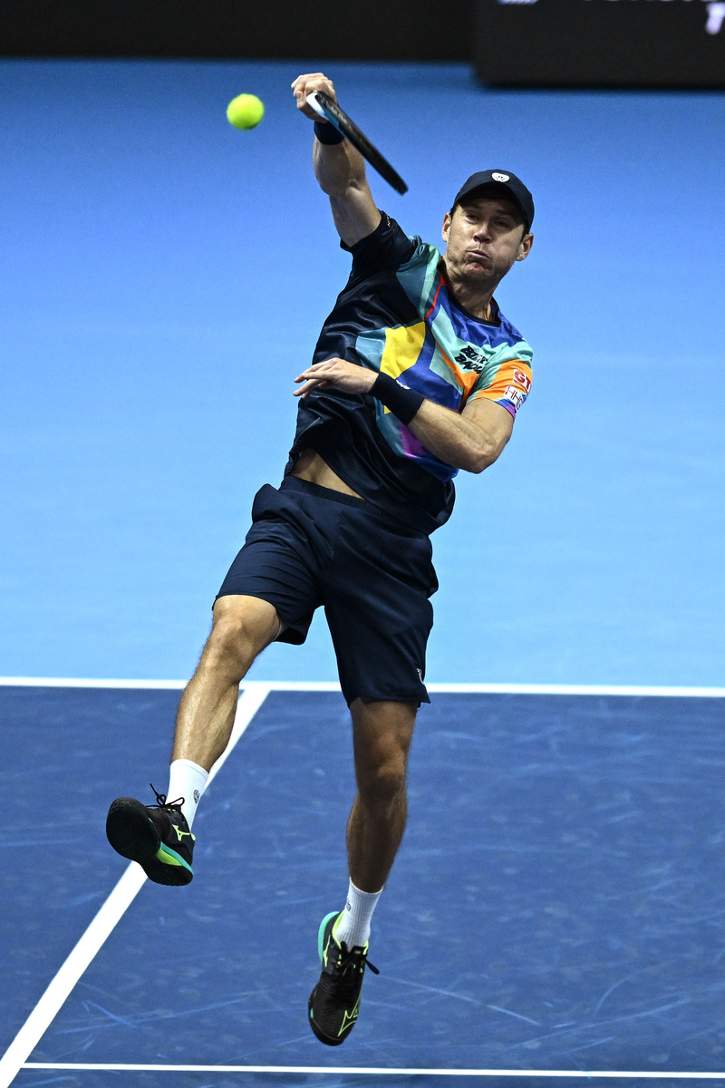 包含世界网球队险胜德国网球队，克耶高斯制霸全场的词条