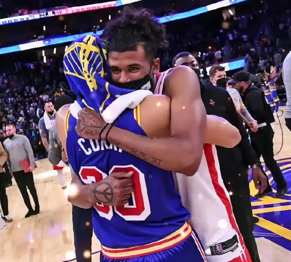 勇士力克热火B队，杰伦·布朗送出助攻的简单介绍