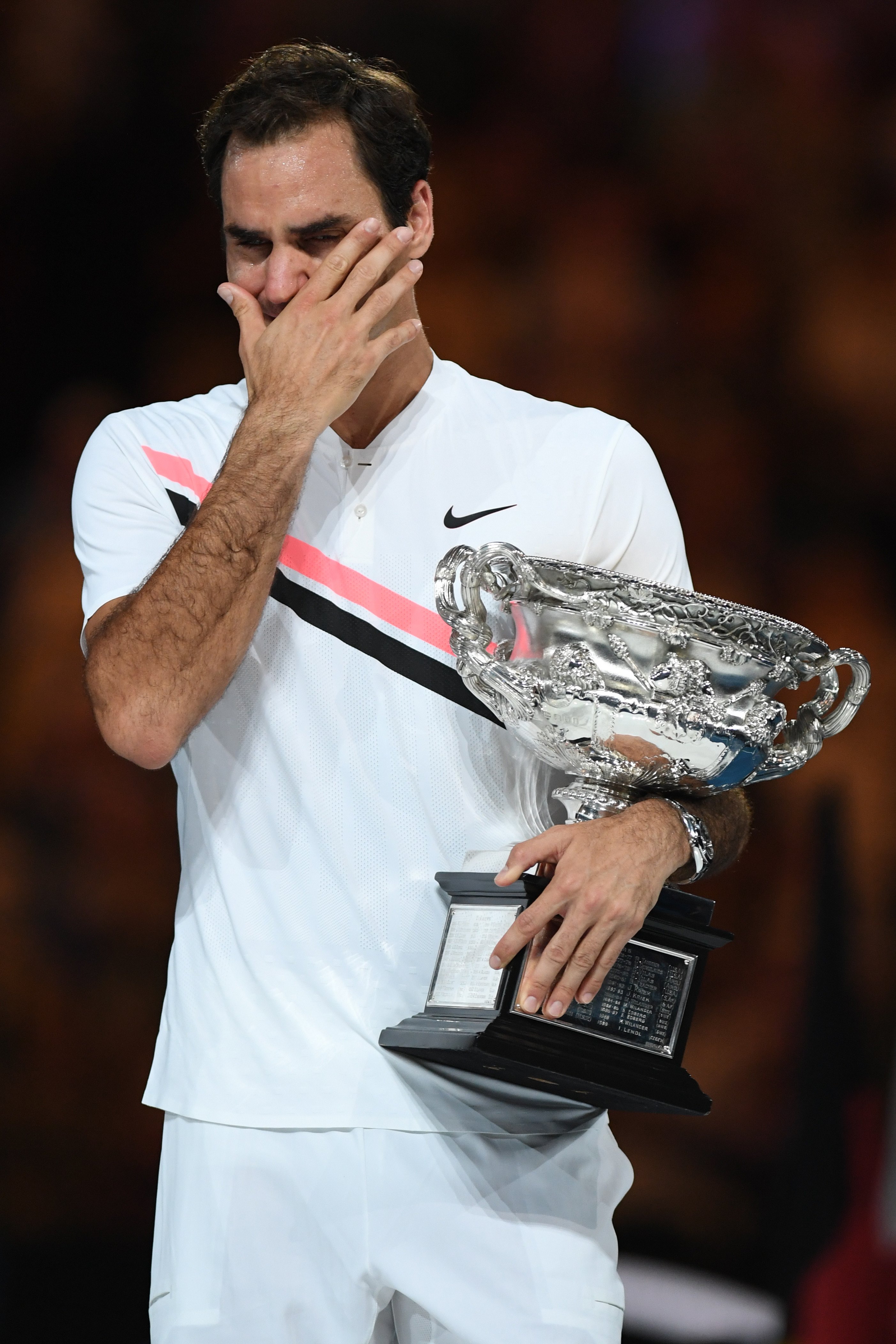 意大利网球队横扫澳大利亚网球队，费德勒惊艳世界