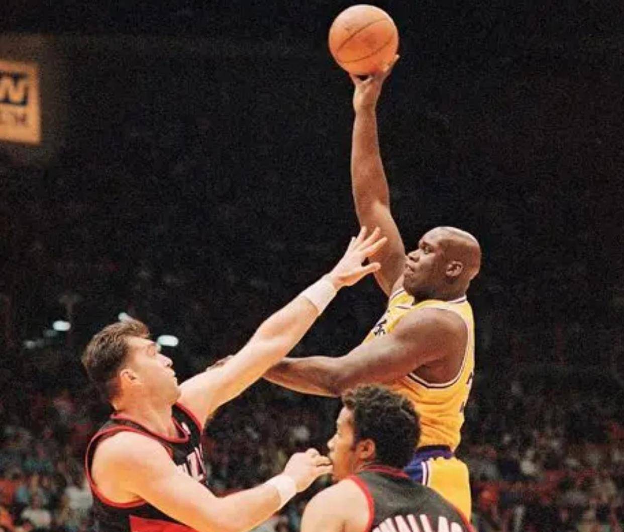 湖人横扫爵士,挺进西部决赛争夺冠军奖杯的简单介绍 湖人横扫爵士,挺进西部决赛争夺冠军奖杯的简单介绍