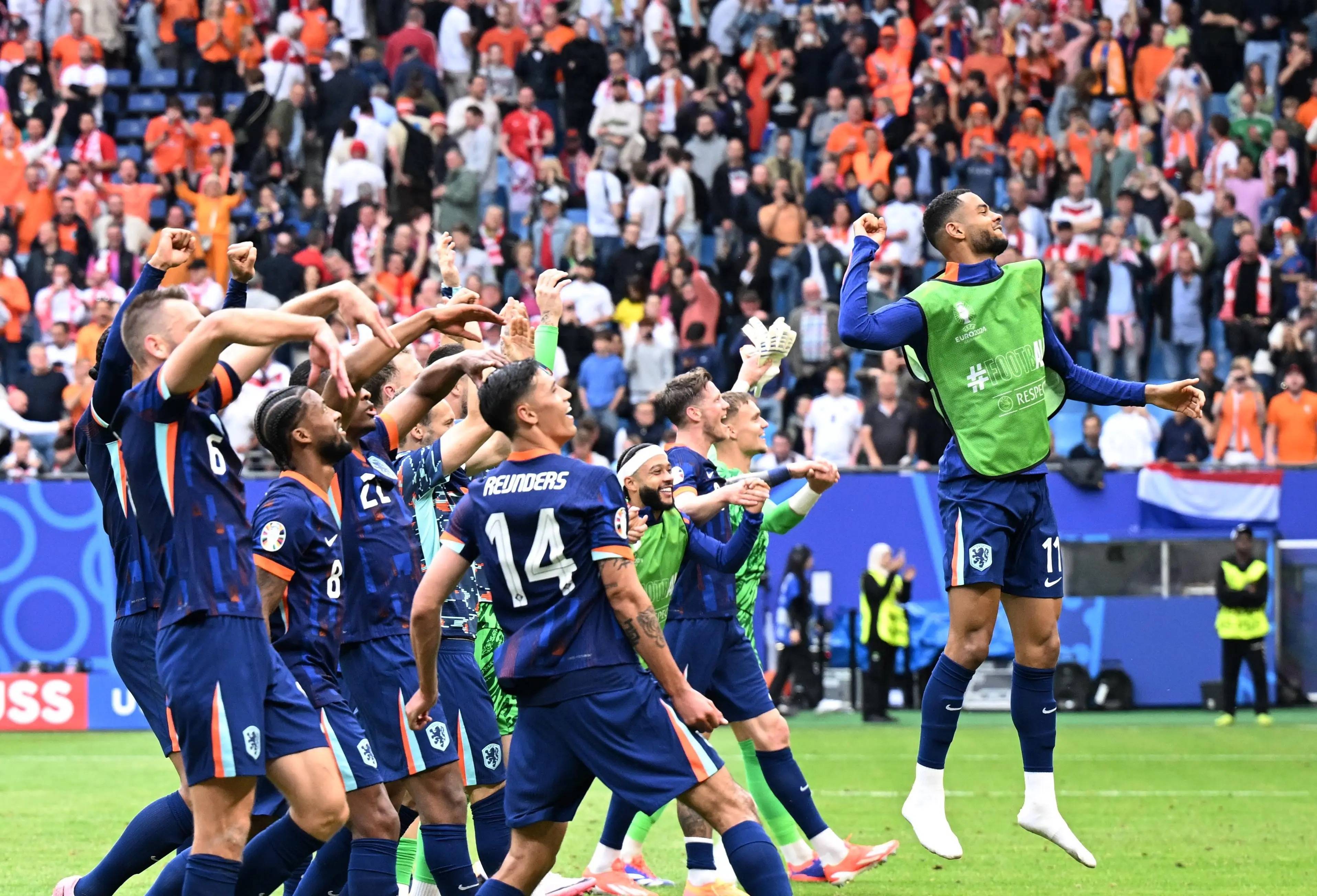 包含芬兰队全面升级，欧预赛前景一片光明！的词条