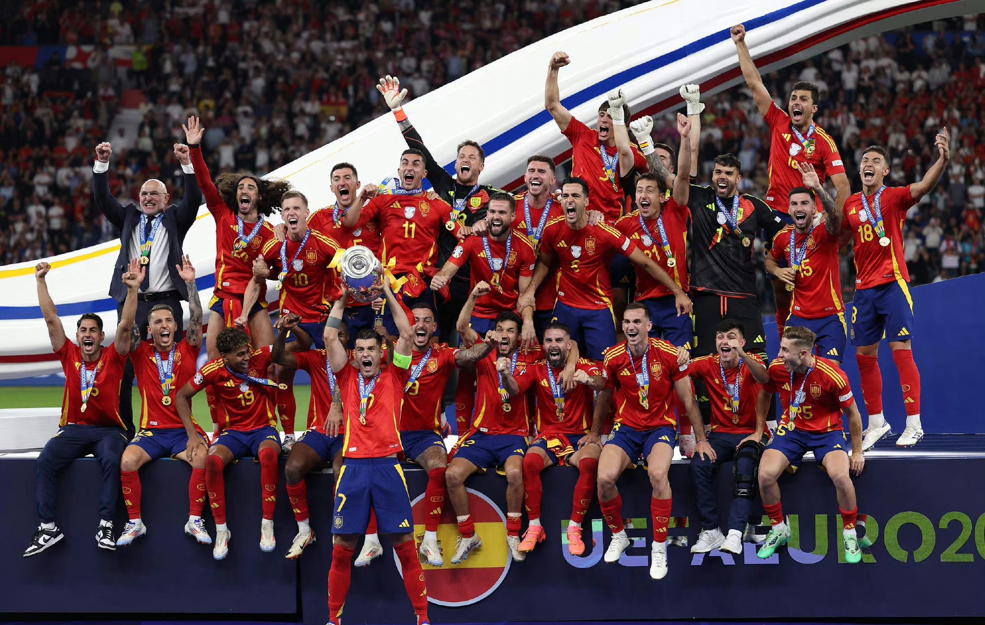 国际足球比赛中球队的精神面貌的简单介绍 国际足球比赛中球队的精神面貌的简单介绍