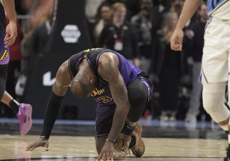 关于猛龙战胜独行侠,范弗利特精准三分雨连带怒砍分的信息 关于猛龙战胜独行侠,范弗利特精准三分雨连带怒砍分的信息