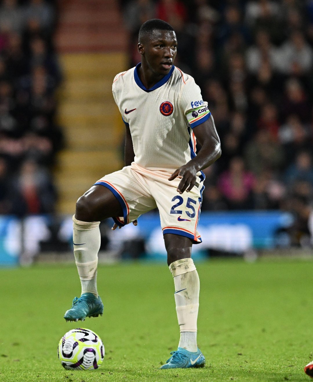 切尔西在主场战胜了西汉姆联,领先积分榜 切尔西在主场战胜了西汉姆联,领先积分榜