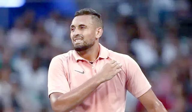 关于英国网球队鏖战日本网球队，克耶高斯高光表现的信息