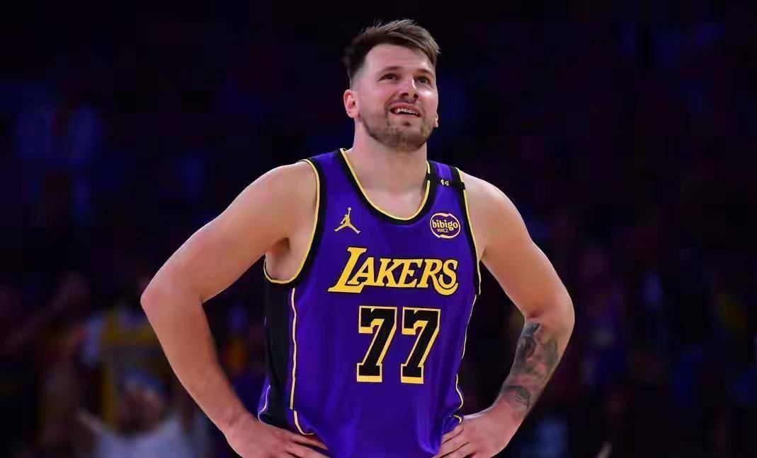 关于太阳碾压国王，东契奇扛起全队的信息