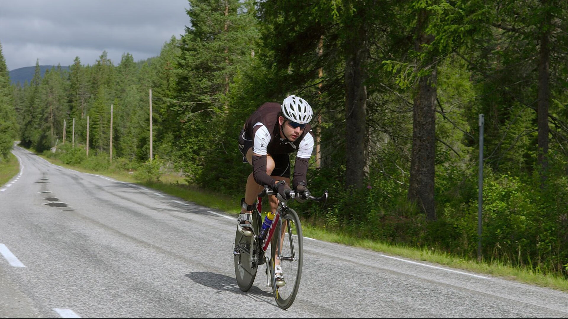 骑士节奏掌控魔术，布伦森状态火热，现代篮球的战术博弈