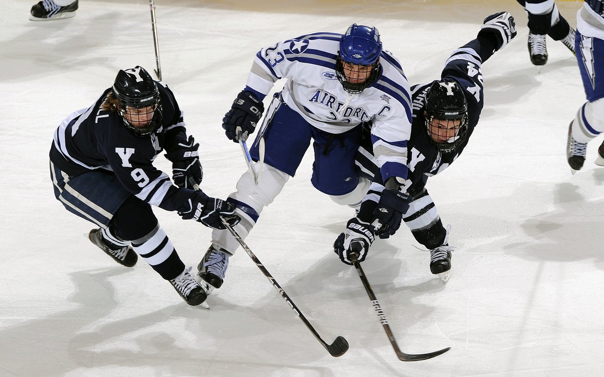 抢七生死局,勇士窒息式防守强压鹈鹕,库里关键三分定江山