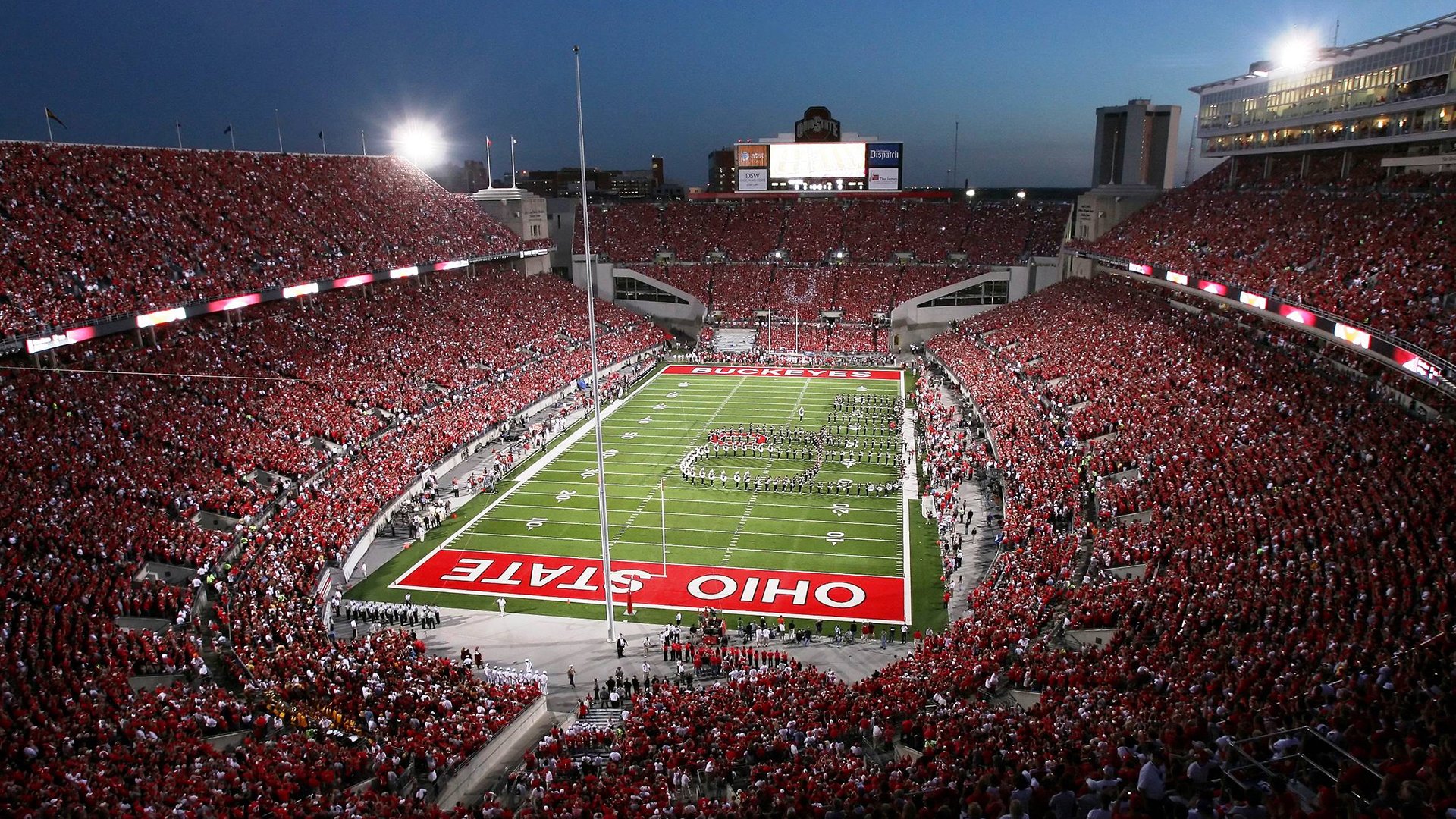 赛道上的逆袭，佩雷兹高光时刻，雷诺车队力克红牛二队